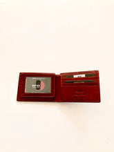 Load image into Gallery viewer, Bifold Leather Wallet with Pullout License holder