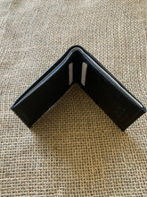 Load image into Gallery viewer, SEDONA® Minimalist bifold Wallet 8 Card Slots