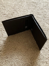 Load image into Gallery viewer, SEDONA® Minimalist bifold Wallet 8 Card Slots